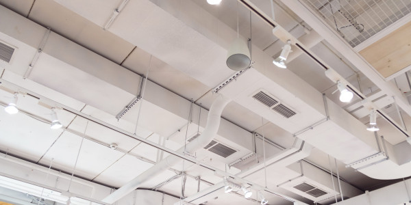 Reformas Integrales de Tiendas y Locales  Comerciales Ayerbe · Instalación de Sistemas de Climatización, Aire Acondicionado y Calefacción